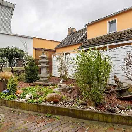 Familienhaus Mit Riesigem Garten * Jessen