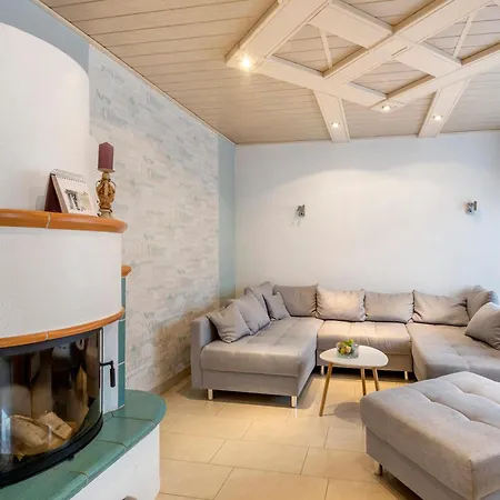 Familienhaus Mit Riesigem Garten بيت للعطل *