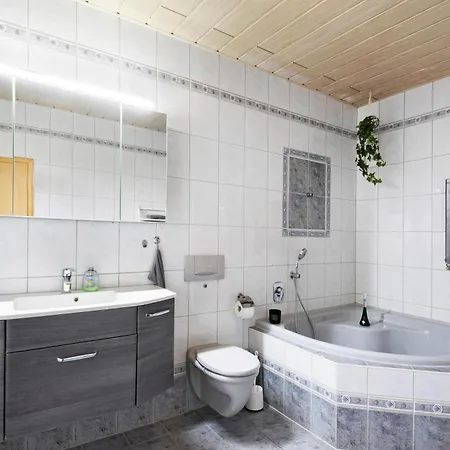 Familienhaus Mit Riesigem Garten * Jessen