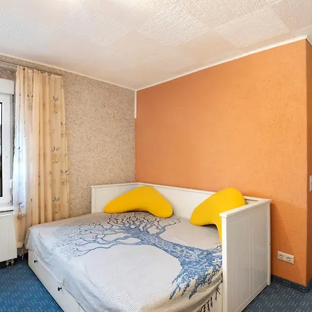 Familienhaus Mit Riesigem Garten *