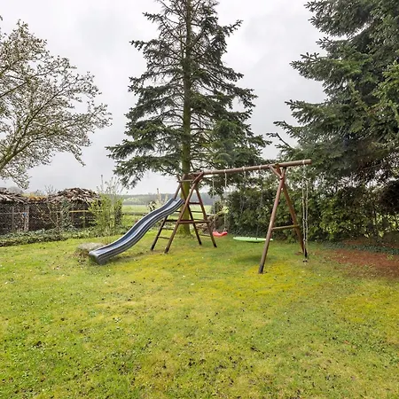 Familienhaus Mit Riesigem Garten بيت للعطل *
